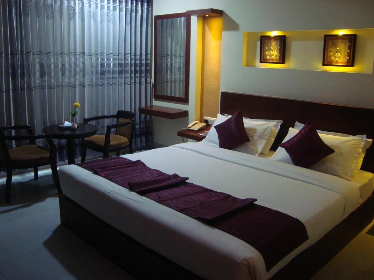 Rouba Residency Hotel Ponnani Exterior photo