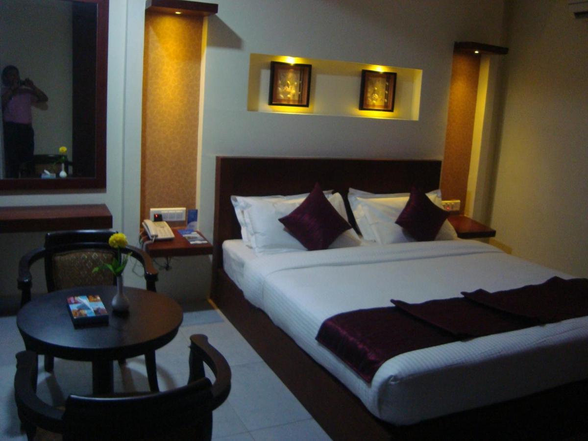 Rouba Residency Hotel Ponnani Exterior photo