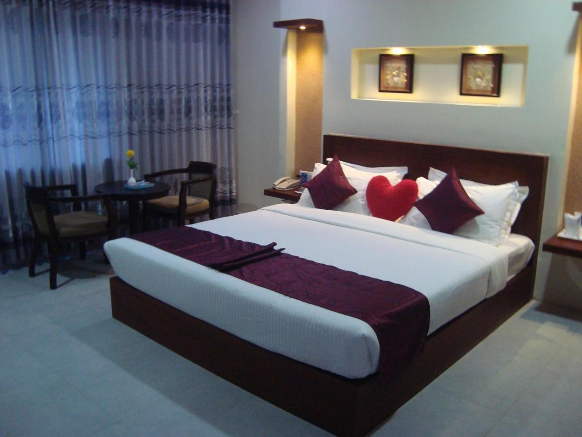 Rouba Residency Hotel Ponnani Exterior photo